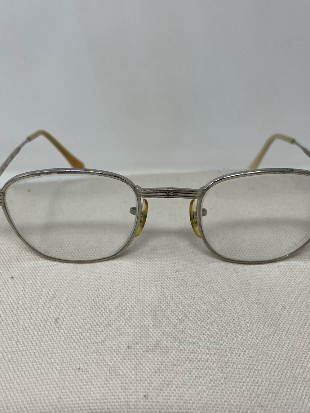 Classic Men's Metal Frame Glasses in Silver with Yellow Accents